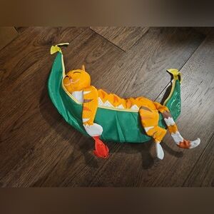 Premier Kites 59155 Garden Charm, Cat Nap, 17-1/2-Inch.  Item is in used conditi